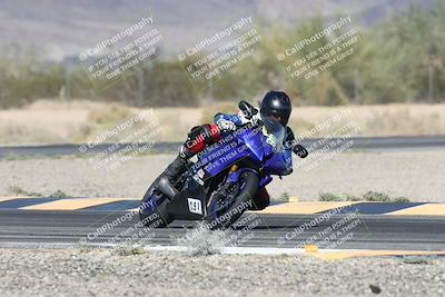 media/Oct-30-2025-Racers Edge (Thu) [[dabbdaf680]]/3-B Group/Session 5 (Turn 6)/